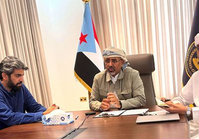 بذكرى تأسيسها.. الرئيس الزُبيدي يثمن الدور المحور لقوات الحزام الأمني