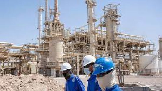 العراق ينفي ما أثير عن شرائه نفطاً خاماً إيرانياً