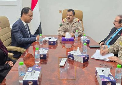 باعوم يبحث مع وزير الدفاع تمكين أبناء حضرموت بالمؤسسة العسكرية