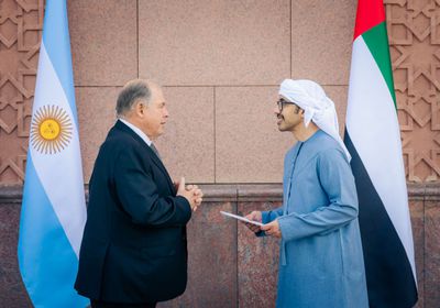 رئيس الإمارات يتلقى رسالة خطية من نظيره الأرجنتين
