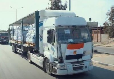 مصر ترسل قافلة من الخيام للنازحين في شمال غزة