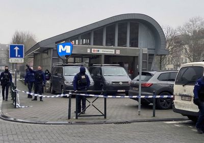 شرطة بلجيكا تطارد مسلحين بعد إطلاق النار بمحطة مترو ببروكسل