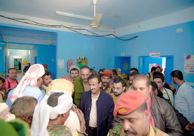 محافظ شبوة يتفقد الخدمات الطبية في مستشفى نصاب العام