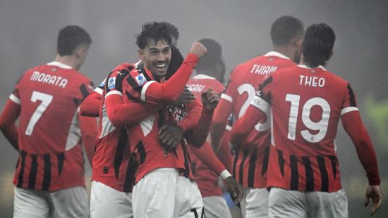    بثلاثة أهداف ميلان يقصي روما من كأس إيطاليا