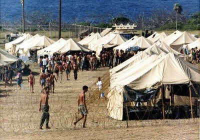 غوانتانامو يستقبل 10 مهاجرين