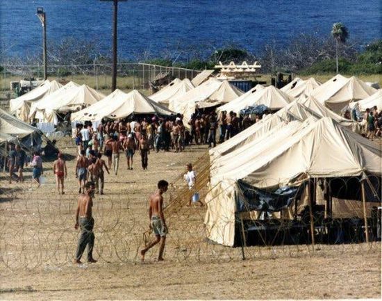 غوانتانامو يستقبل 10 مهاجرين