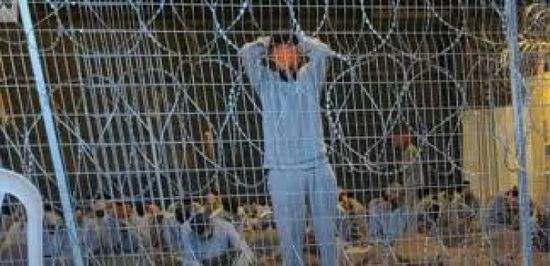 السجن سبعة أشهر لجندي إسرائيلي دين بإساءة معاملة معتقلين