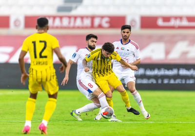 كلباء يصعق الشارقة بالدوري الإماراتي