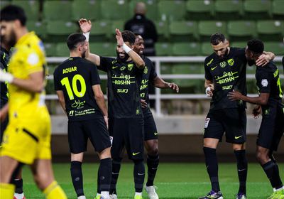 الاتحاد ينفرد بصدارة الدوري السعودي بهدف قاتل من بنزيمة في التعاون