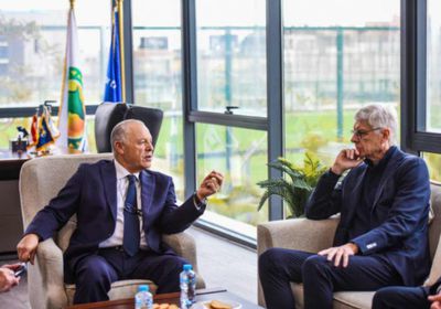 فينجر يدشن مشروع المواهب بالاتحاد المصري