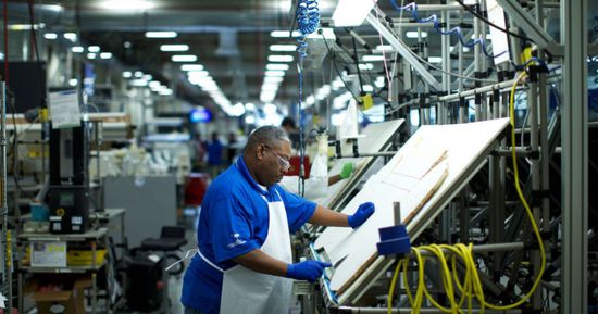 أمريكا: انتعاش غير متوقع في قطاع التصنيع لزيادة الطلب