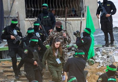 إسرائيل تحذر حماس من تأخير تسليم الدفعة الخامسة