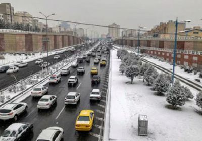 بسبب موجة برد.. إغلاق المؤسسات التعليمية والمكاتب الحكومية في إيران