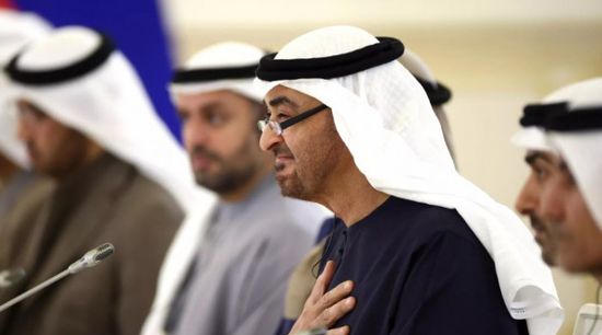 محمد بن زايد يمنح سفير الإمارات لدى روسيا وسام رئيس "زايد الثاني"