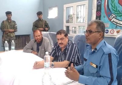 أمن عدن يناقش خطة شرطة السير في رمضان