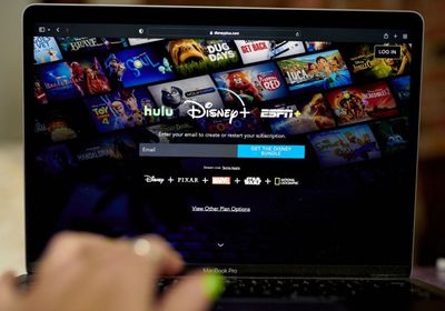 ديزني تتجاوز التوقعات بفضل "موانا 2" ونمو أعمال البث