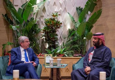 ولي العهد السعودي يستقبل رئيس اللجنة الأولمبية الدولية بالرياض