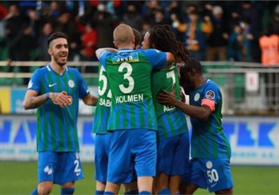 لاعبو أضنة ديمرسبور التركي ينسحبون من الملعب