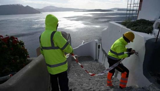 السلطات اليونانية تقرر تمديد إغلاق المدارس في 4 جزر