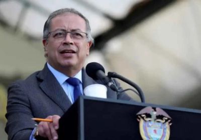  الرئيس الكولومبي يدعو لاستقالة جميع وزرائه