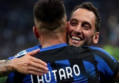 إنتر ميلان يتغلب على فيورنتينا بثنائية