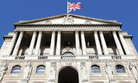 بنك إنجلترا يخفض توقعاته لنمو الاقتصاد البريطاني للنصف