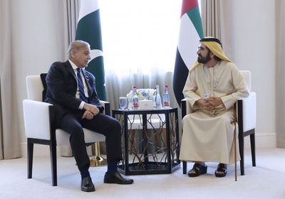 محمد بن راشد يلتقي رئيس الوزراء الباكستاني في دبي