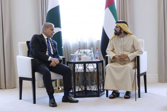 محمد بن راشد يلتقي رئيس الوزراء الباكستاني في دبي