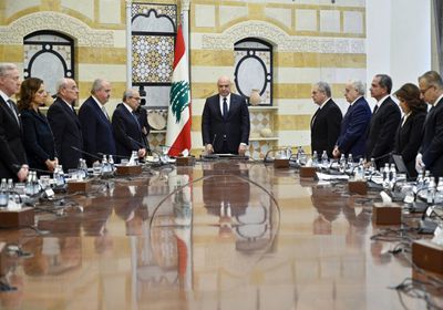 حكومة لبنان تعقد أول اجتماعاتها
