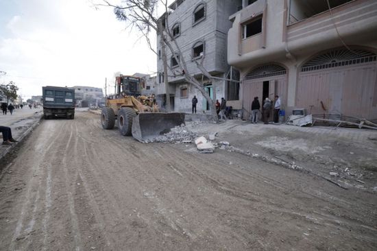 "الفارس الشهم 3" تسهم في فتح الطرقات بمدينة رفح