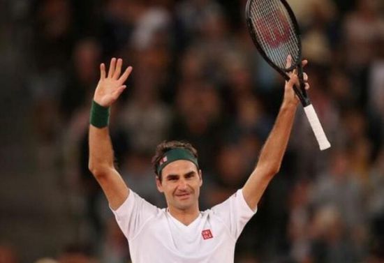 فيدرر يلتقي نجم الرجبي كوليسي في جنوب أفريقيا لدعم التعليم