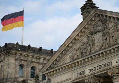 وزير الدفاع الألماني: كييف مستعدة لتقديم تنازلات إقليمية