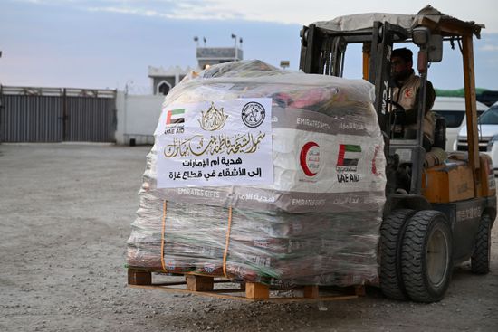 دعماً للأشقاء الفلسطينيين.. هدية "أم الإمارات" تصل غزة