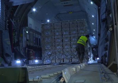 فرنسا ترسل 52 طنا من المساعدات الإنسانية إلى غزة