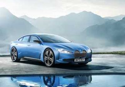 بي إم دبليو تراهن بالاستثمار في محركات البنزين