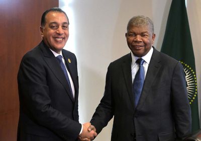 رئيس الوزراء المصري يلتقي رئيس أنجولا على هامش قمة الاتحاد الإفريقي