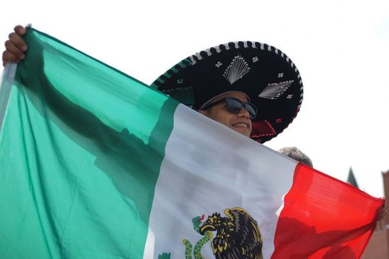 المكسيك تهدد صناع الأسلحة الأمريكيين بإجراءات قانونية جديدة