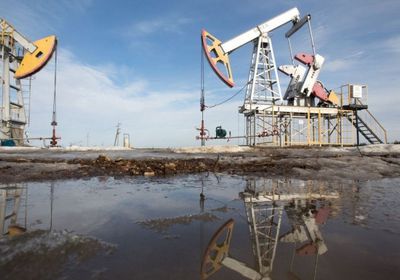 روسيا تقلص إنتاج النفط أكثر من المستهدف بإطار اتفاق أوبك+