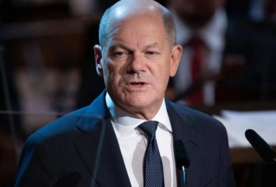 شولتس يقول إن بلاده ستواصل شراء أسلحة أميركية