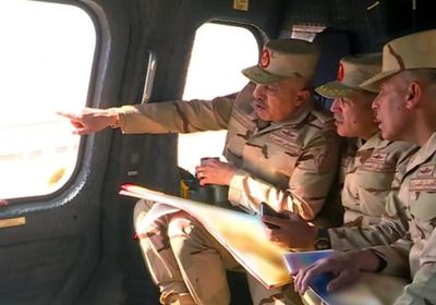رئيس أركان الجيش المصري يتفقد الحدود الغربية