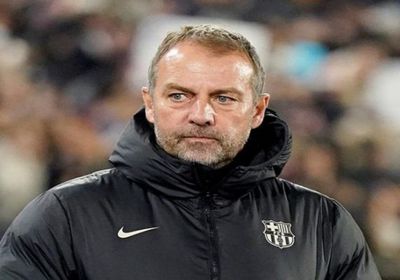 فليك مدرب برشلونة يطلب من لاعبيه تجنب الجدال مع الحكام