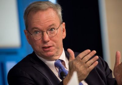 شميدت يحذر من تفوق الصين في مجال الذكاء الاصطناعي