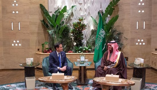 ولي العهد السعودي يستقبل وزير الخارجية الأمريكي