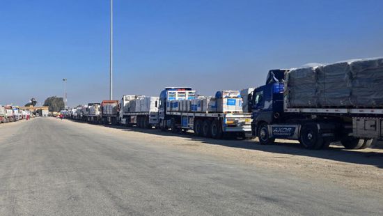 إدخال 290 شاحنة مساعدات إنسانية إلى قطاع غزة