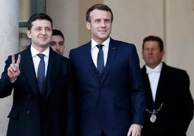 زيلينسكي يتواصل هاتفيًا مع ماكرون