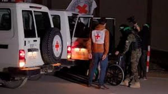 إسرائيل تتسلم رفات 5 جثث لمحتجزين لدى حماس