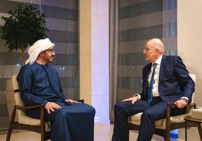 عبد الله بن زايد يبحث مع وزير الدفاع اليوناني الأوضاع في المنطقة