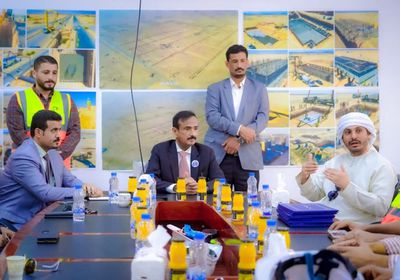 بن الوزير ورويس يتفقدان مشروع المحطة الشمسية في شبوة