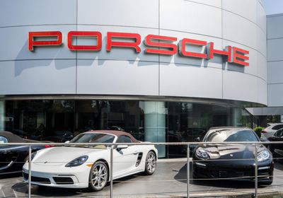 بورشه تعلن تسريح 1900 موظف لتعزيز القدرة التنافسية