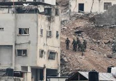 عشرات الآلاف من الفلسطينيين يغادرون مخيمات اللاجئين في الضفة الغربية